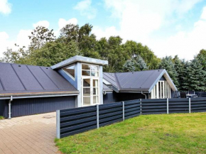 Four-Bedroom Holiday home in Oksbøl 17